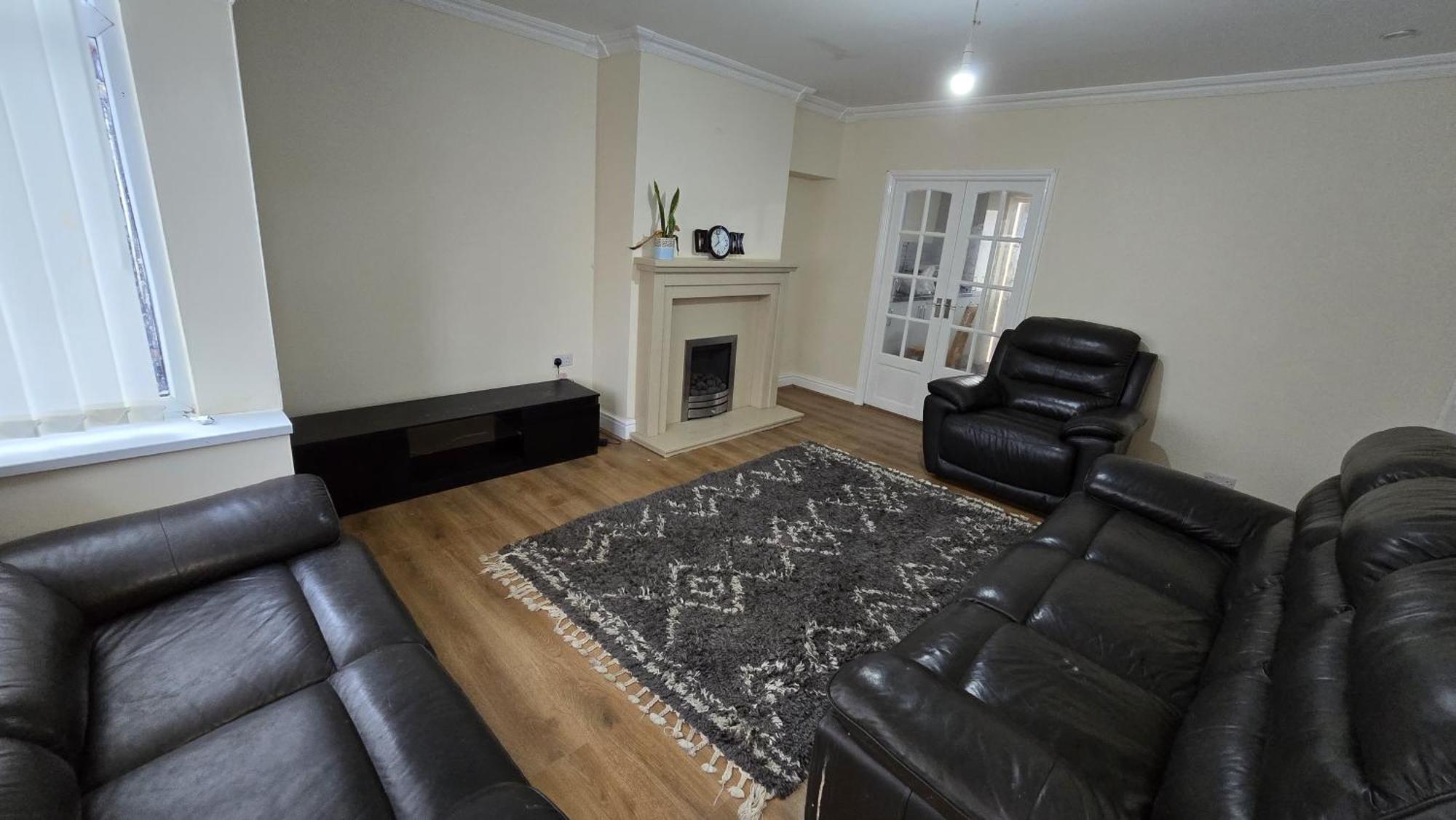 Entire Three Bedroom House In Birmingham Exterior photo