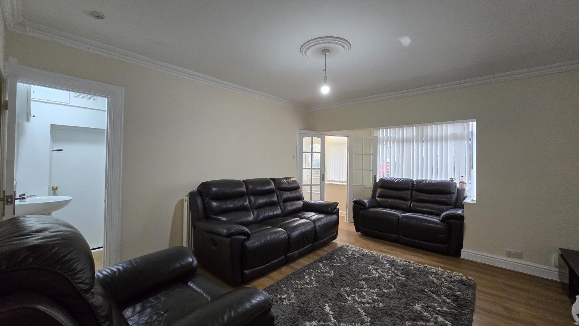 Entire Three Bedroom House In Birmingham Exterior photo